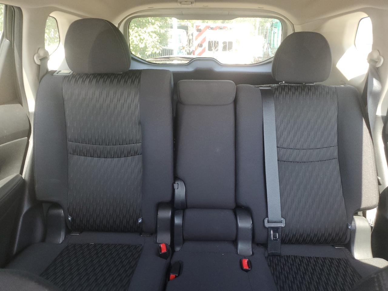 Nissan Rogue s 2019