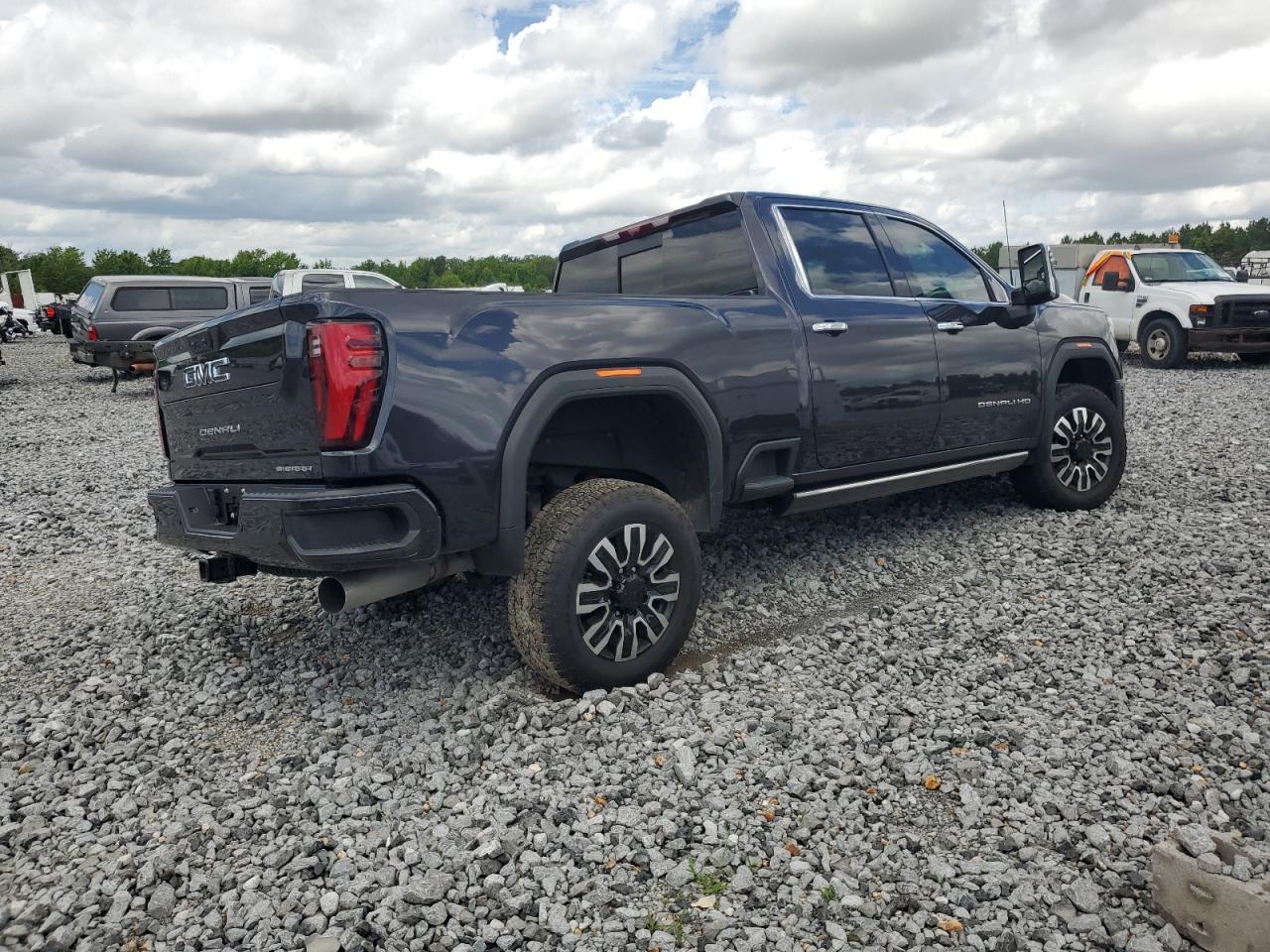 GMC SIERRA K2500 DENALI ULTIMATE