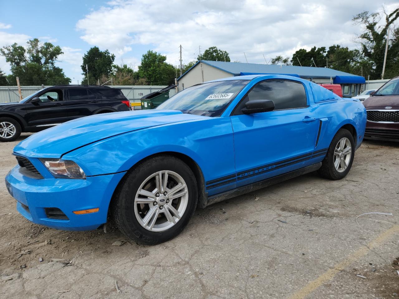 FORD MUSTANG