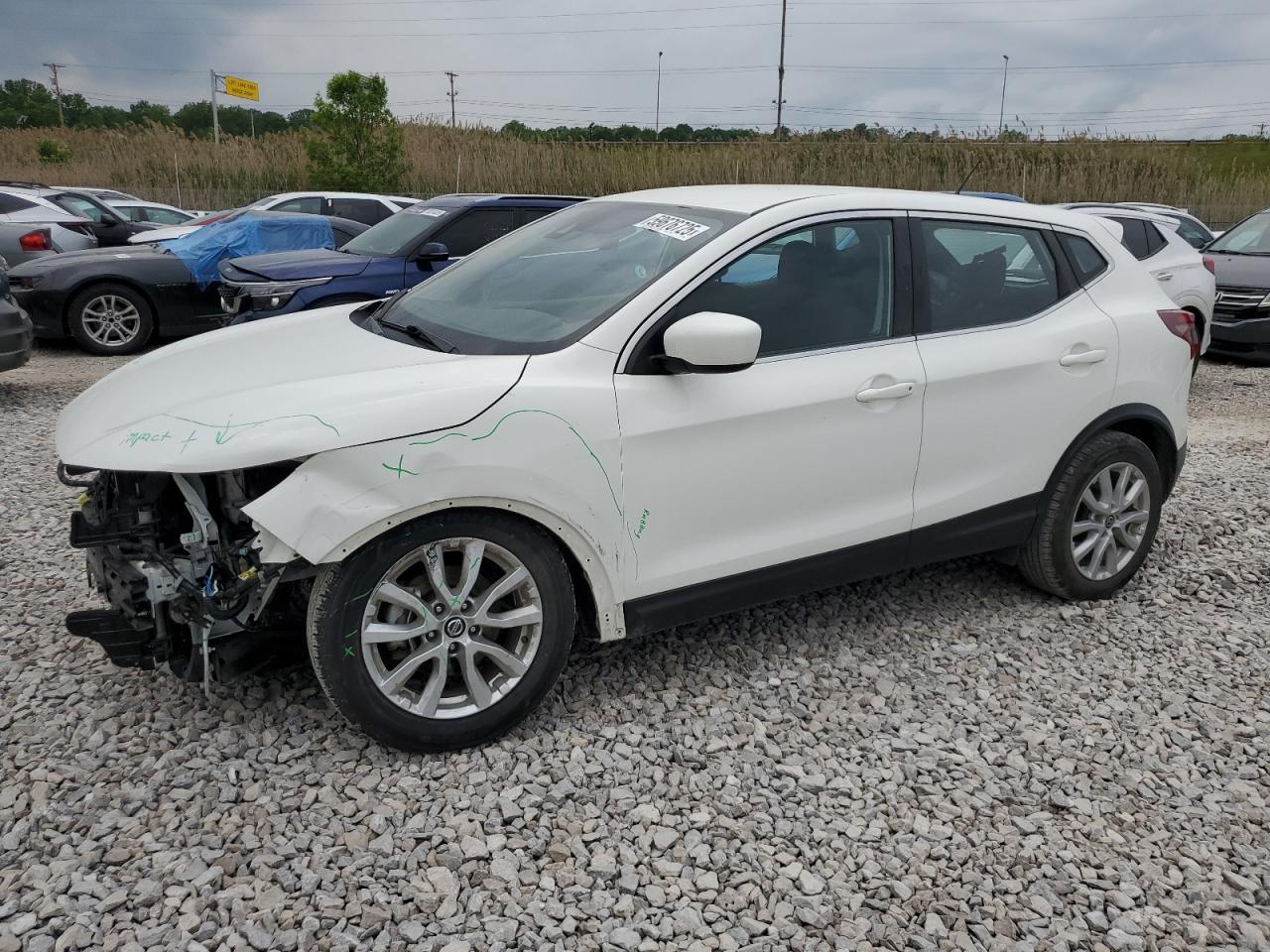 NISSAN ROGUE SPORT S