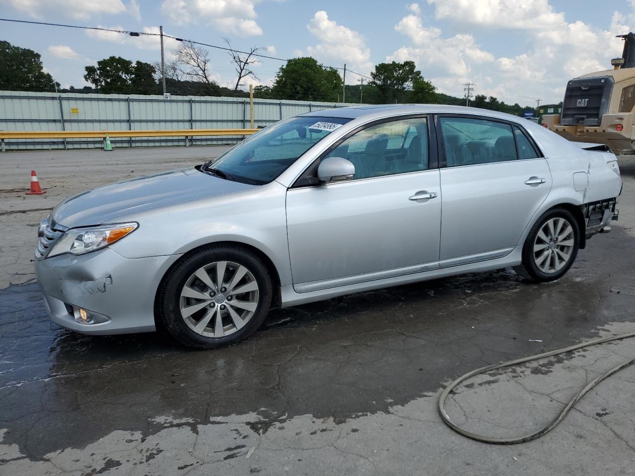 TOYOTA AVALON BASE
