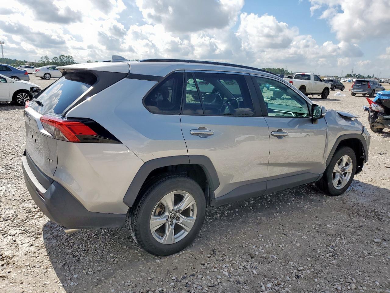 TOYOTA RAV4 XLE