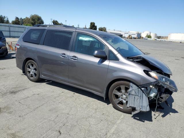 2017 TOYOTA SIENNA SE 5TDXZ3DC8HS840899