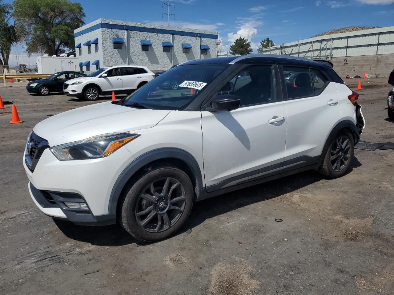 NISSAN KICKS S
