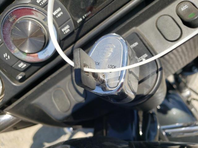 2009 HARLEY-DAVIDSON FLHX - 1HD1KB4359Y624159