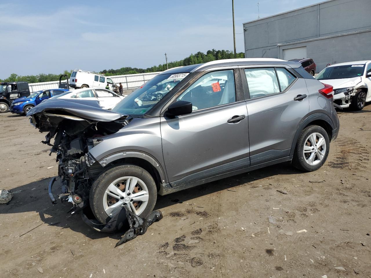 NISSAN KICKS S