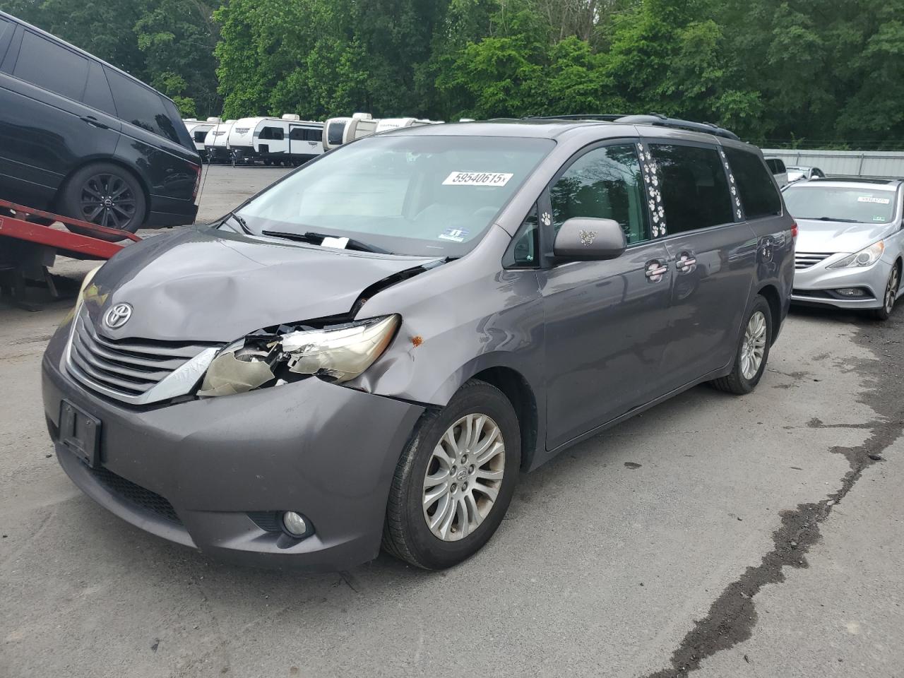 TOYOTA SIENNA XLE