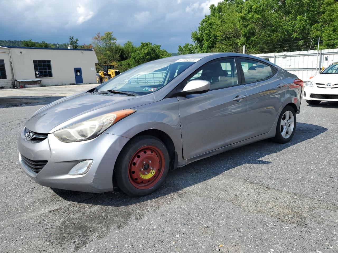 Hyundai Elantra gl 2012