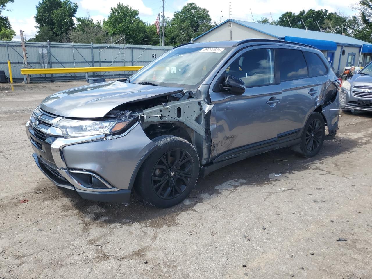 MITSUBISHI OUTLANDER SE