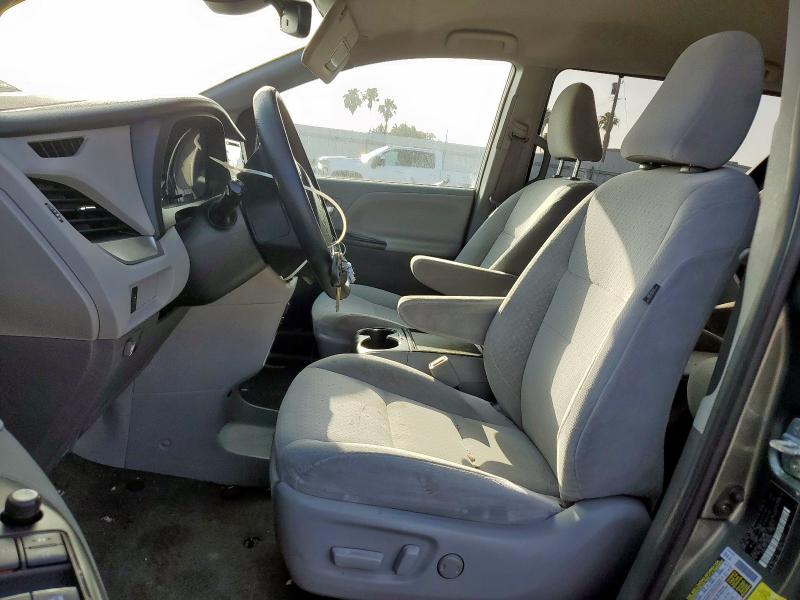 2018 TOYOTA SIENNA LE 5TDKZ3DC2JS905746