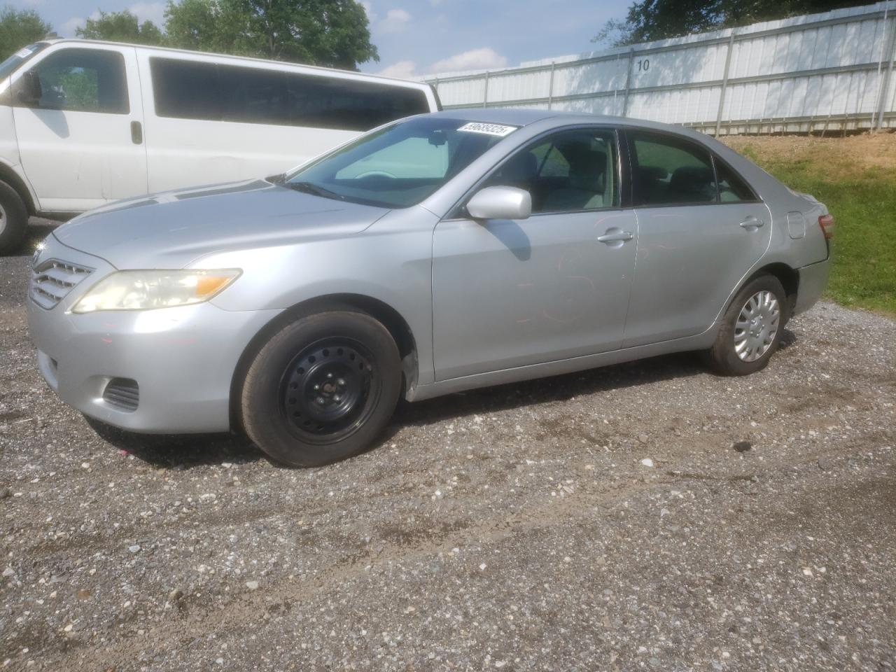 TOYOTA CAMRY BASE