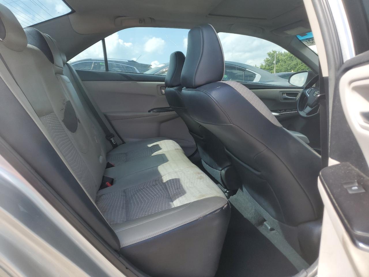 Toyota Camry le 2015