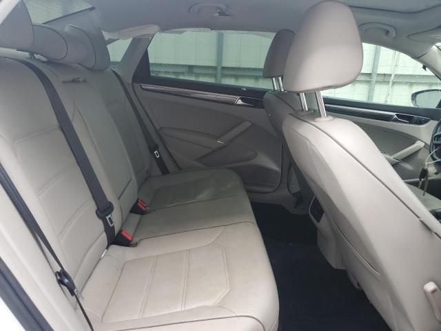 2018 VOLKSWAGEN PASSAT SE 1VWBA7A34JC049173