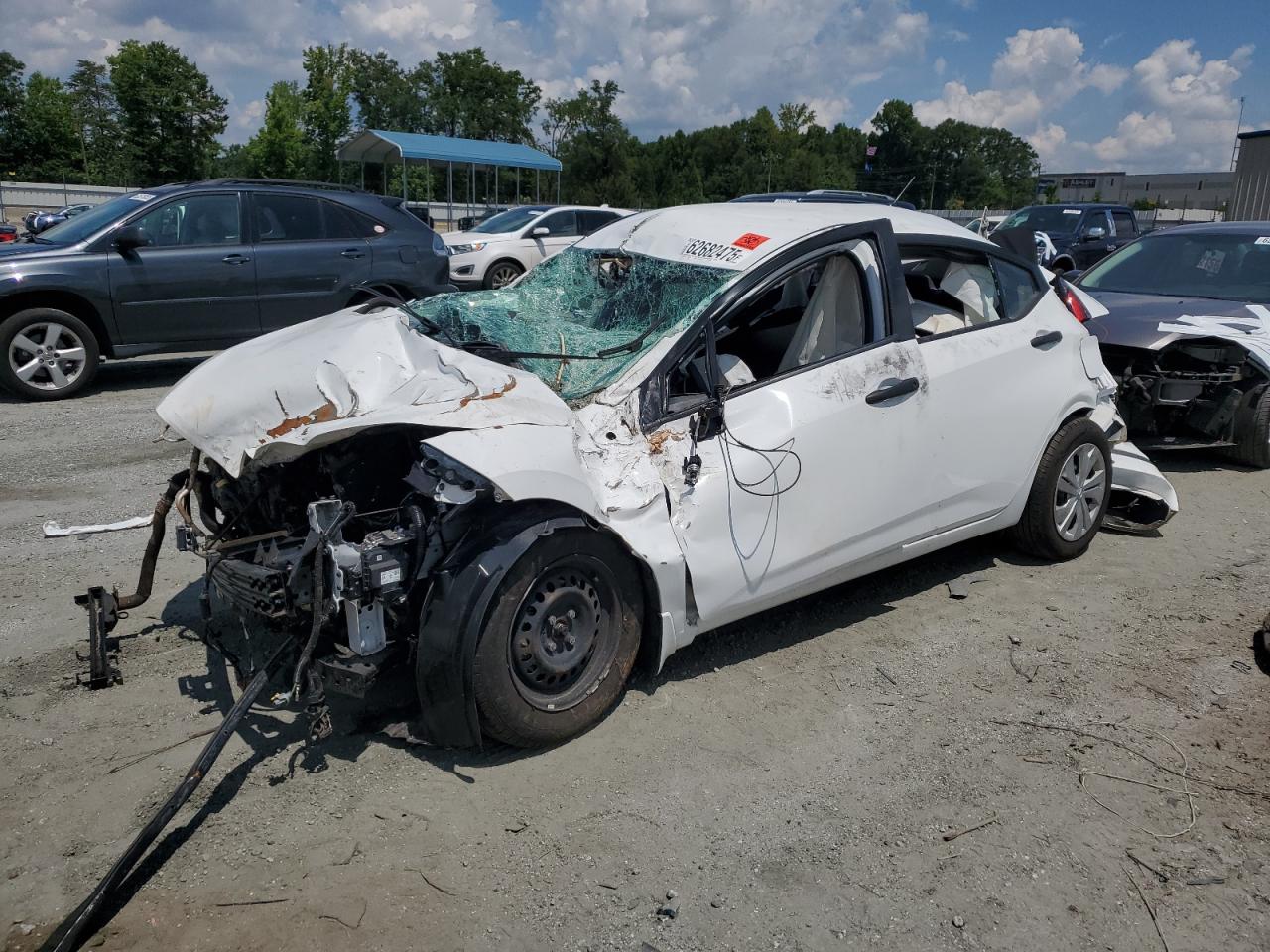NISSAN VERSA S