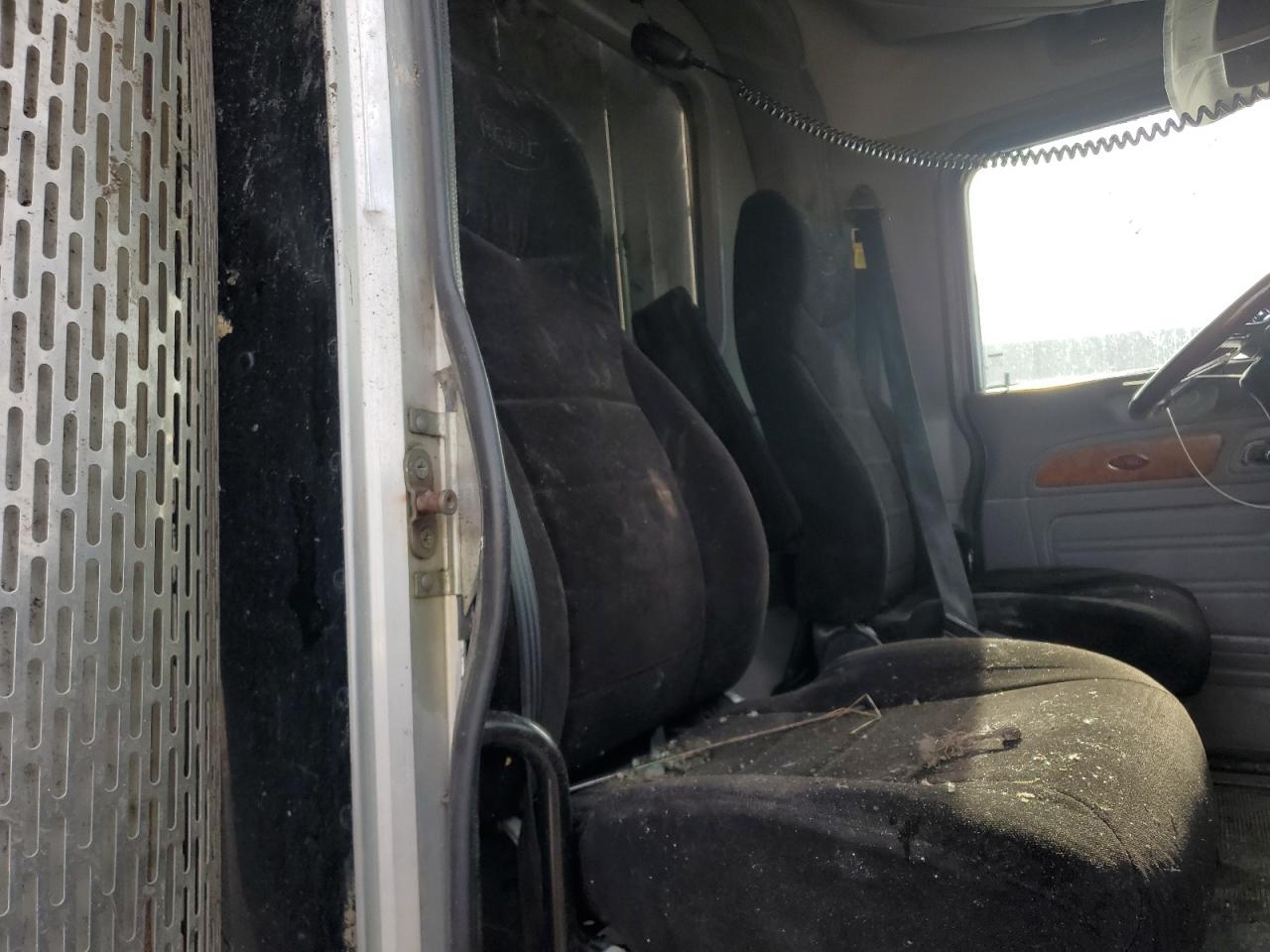 Lot #3305926214 2008 PETERBILT 388