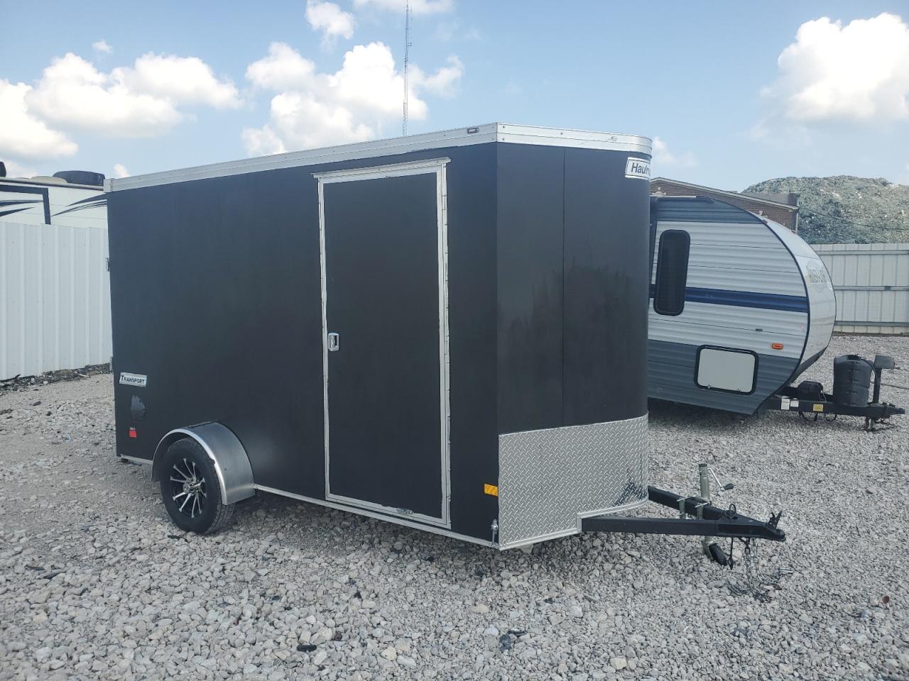 Lot #3196001924 2024 HAULMARK UNKNOWN