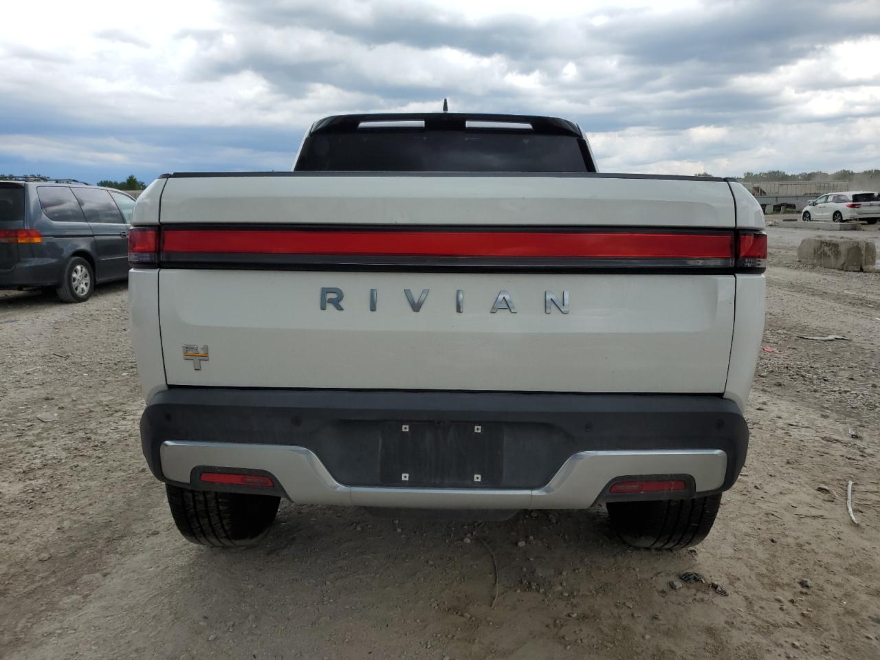 RIVIAN R1T ADVENTURE