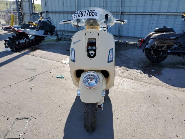 2014 VESPA GTS 300 SU - ZAPM459L9E5902140