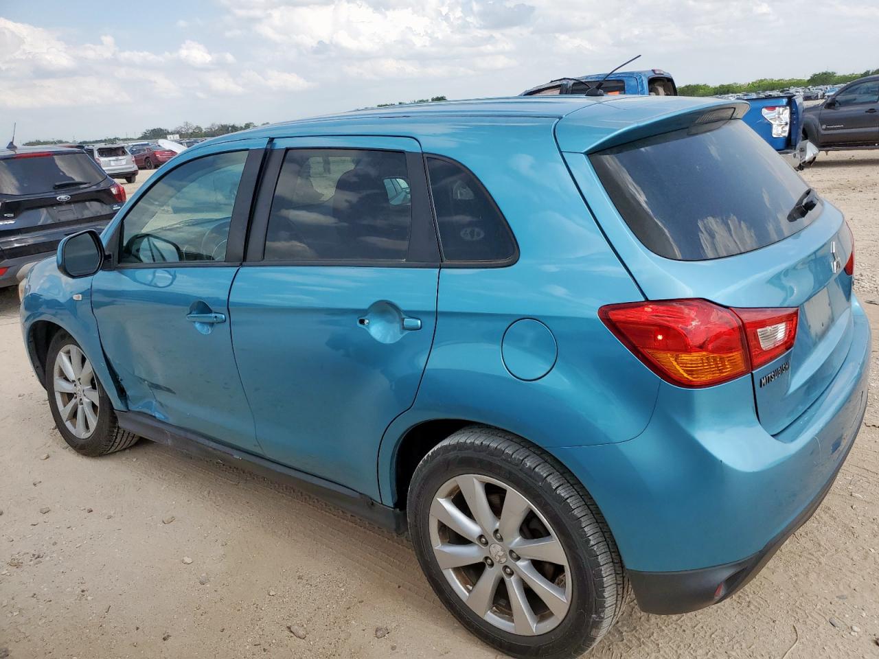 MITSUBISHI OUTLANDER ES