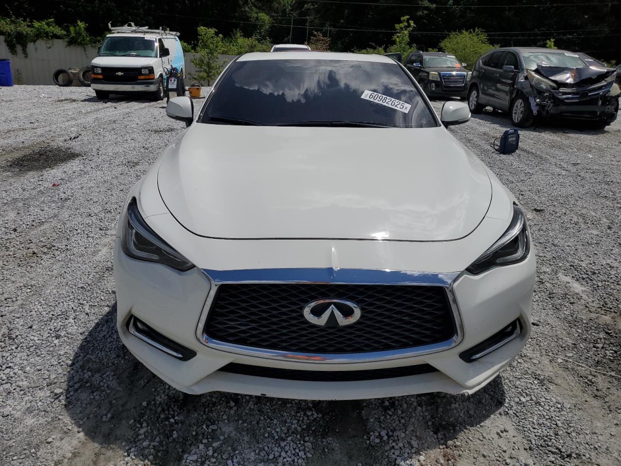 INFINITI Q60 LUXE 300