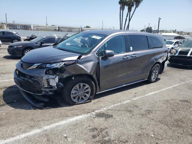 TOYOTA SIENNA XLE