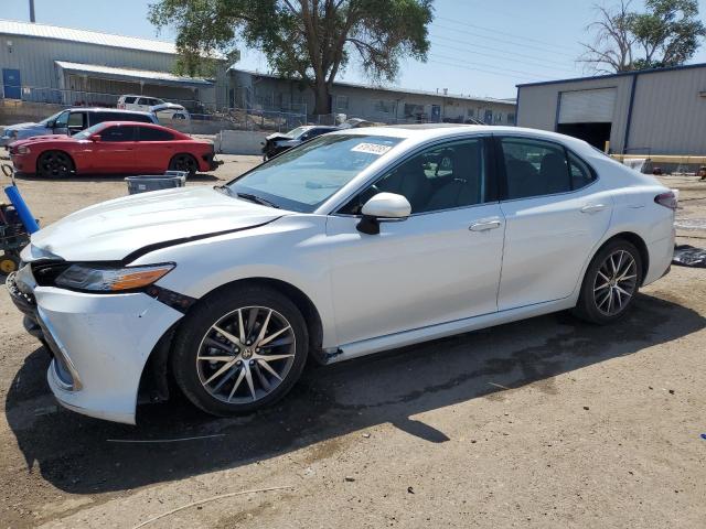 TOYOTA CAMRY XLE