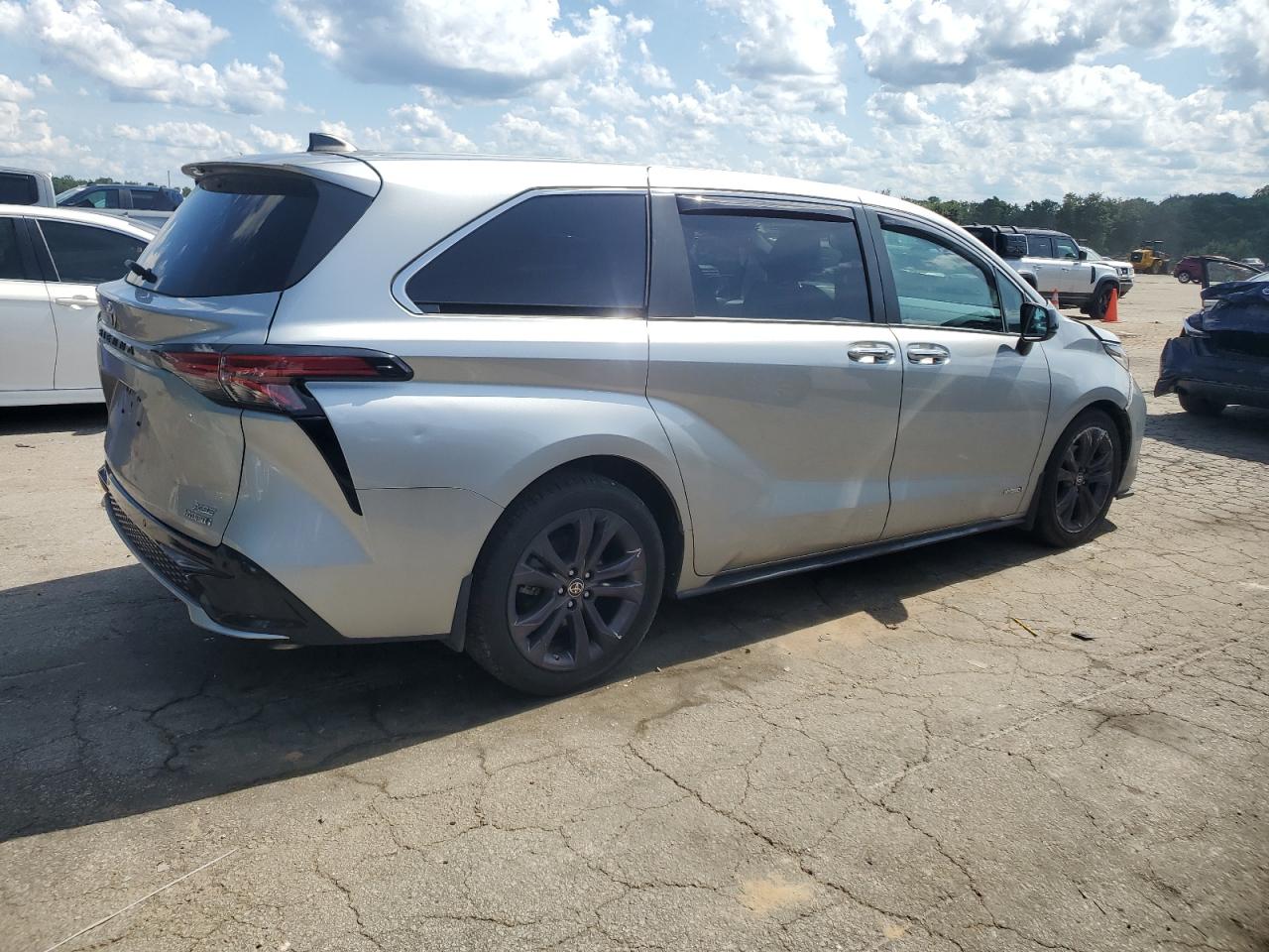 TOYOTA SIENNA XSE
