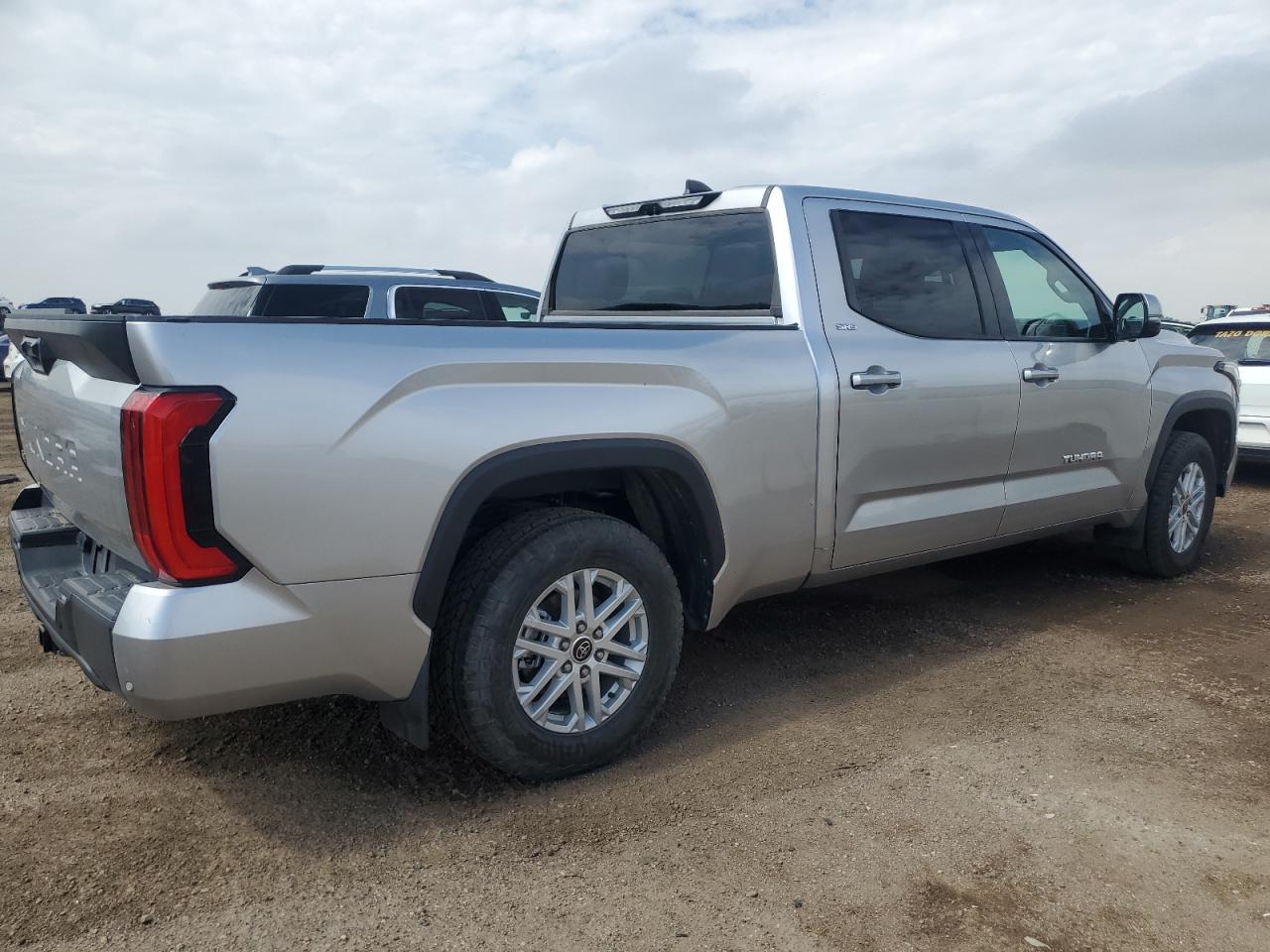 TOYOTA TUNDRA CREWMAX SR5