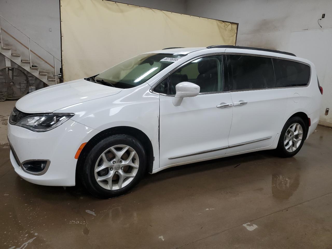 CHRYSLER PACIFICA TOURING L