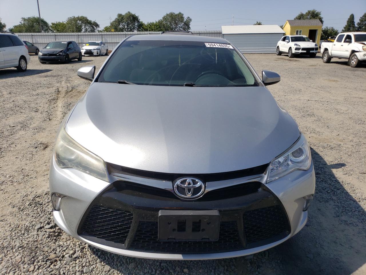 Toyota Camry le 2016