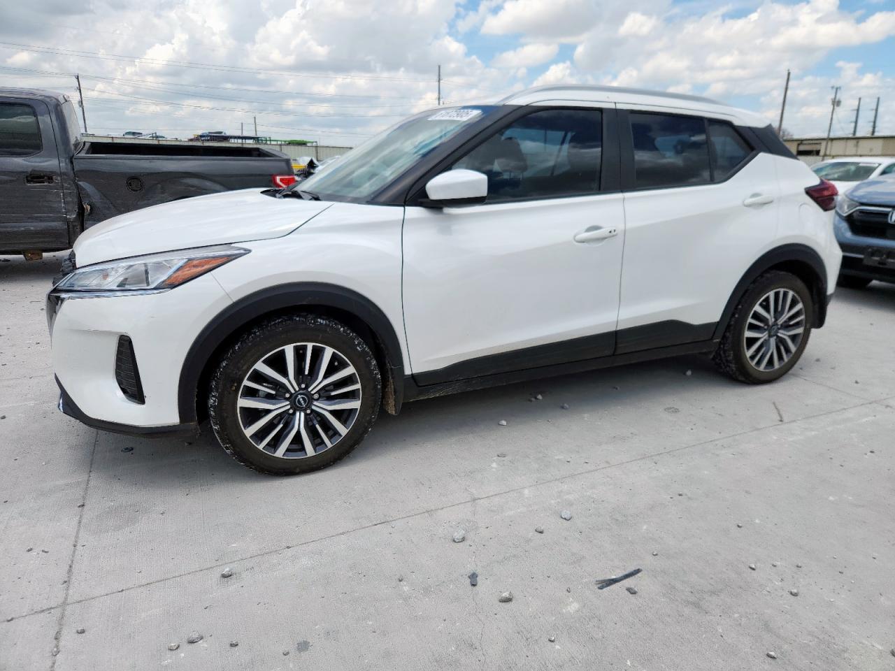 NISSAN KICKS SV
