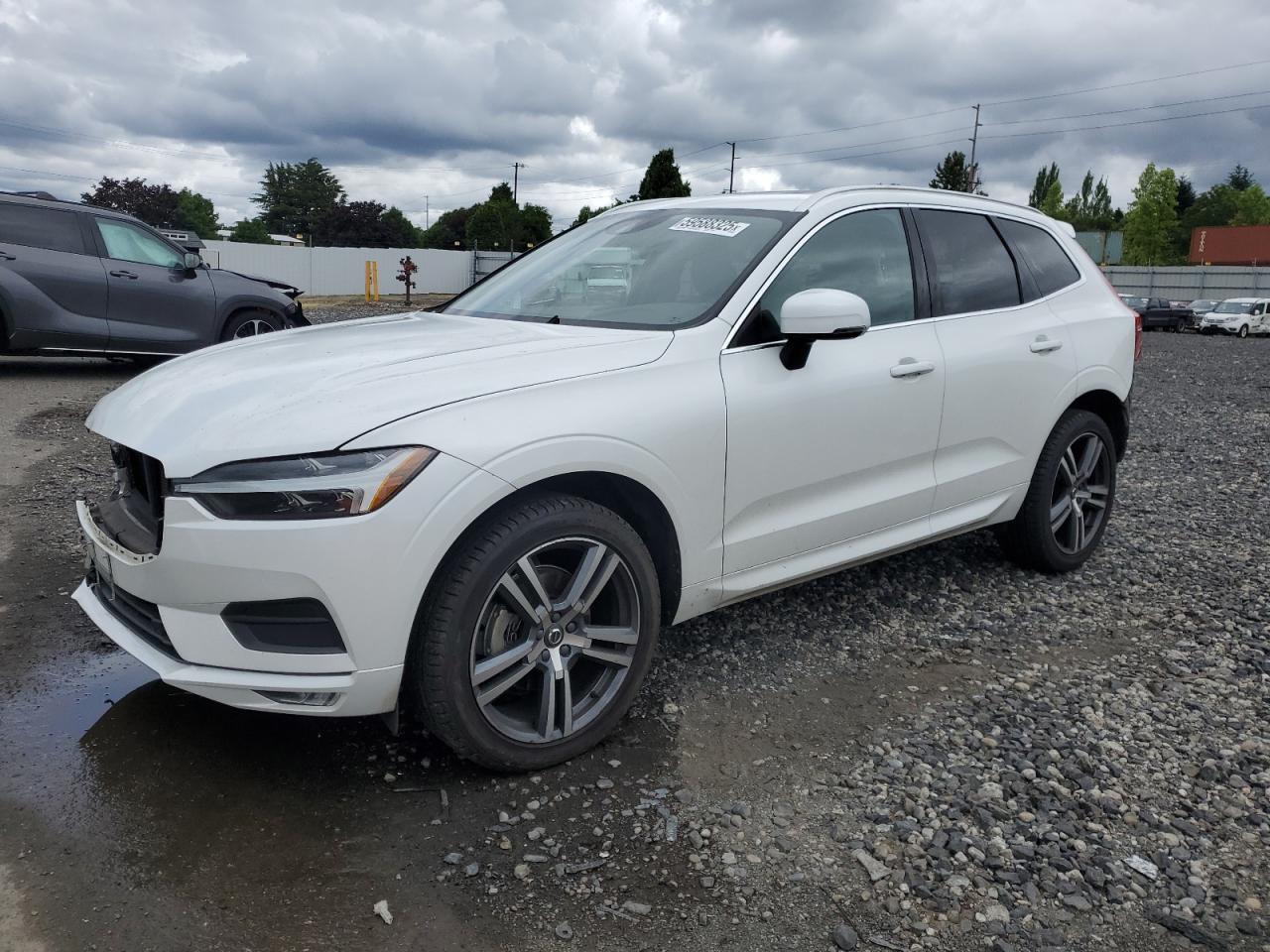 VOLVO XC60 T5 MOMENTUM