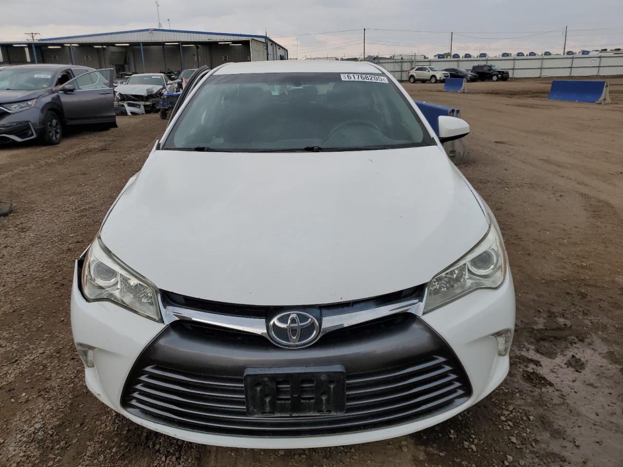 Toyota Camry le 2016