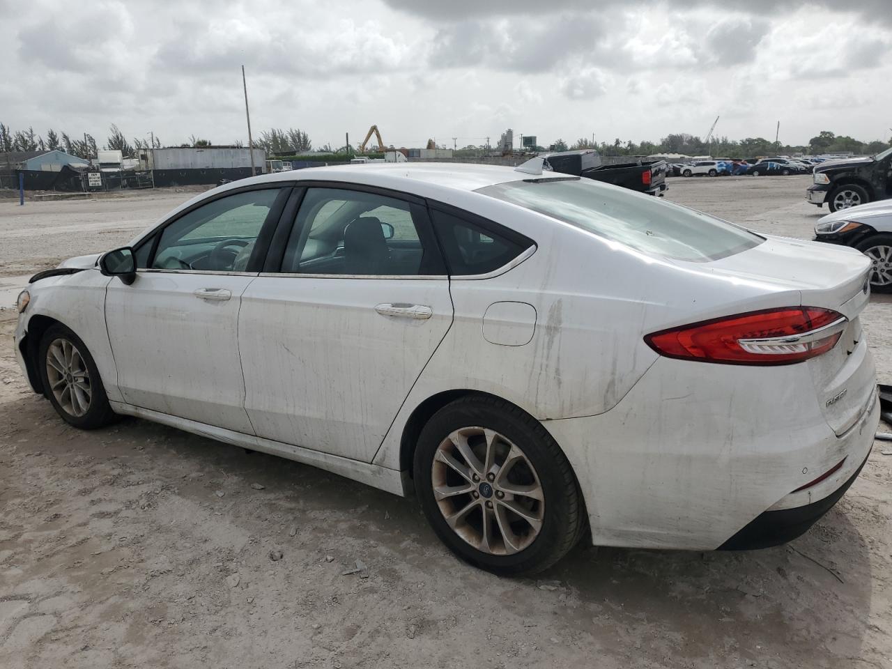 FORD FUSION SE
