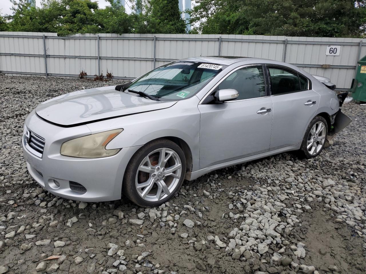 NISSAN MAXIMA S