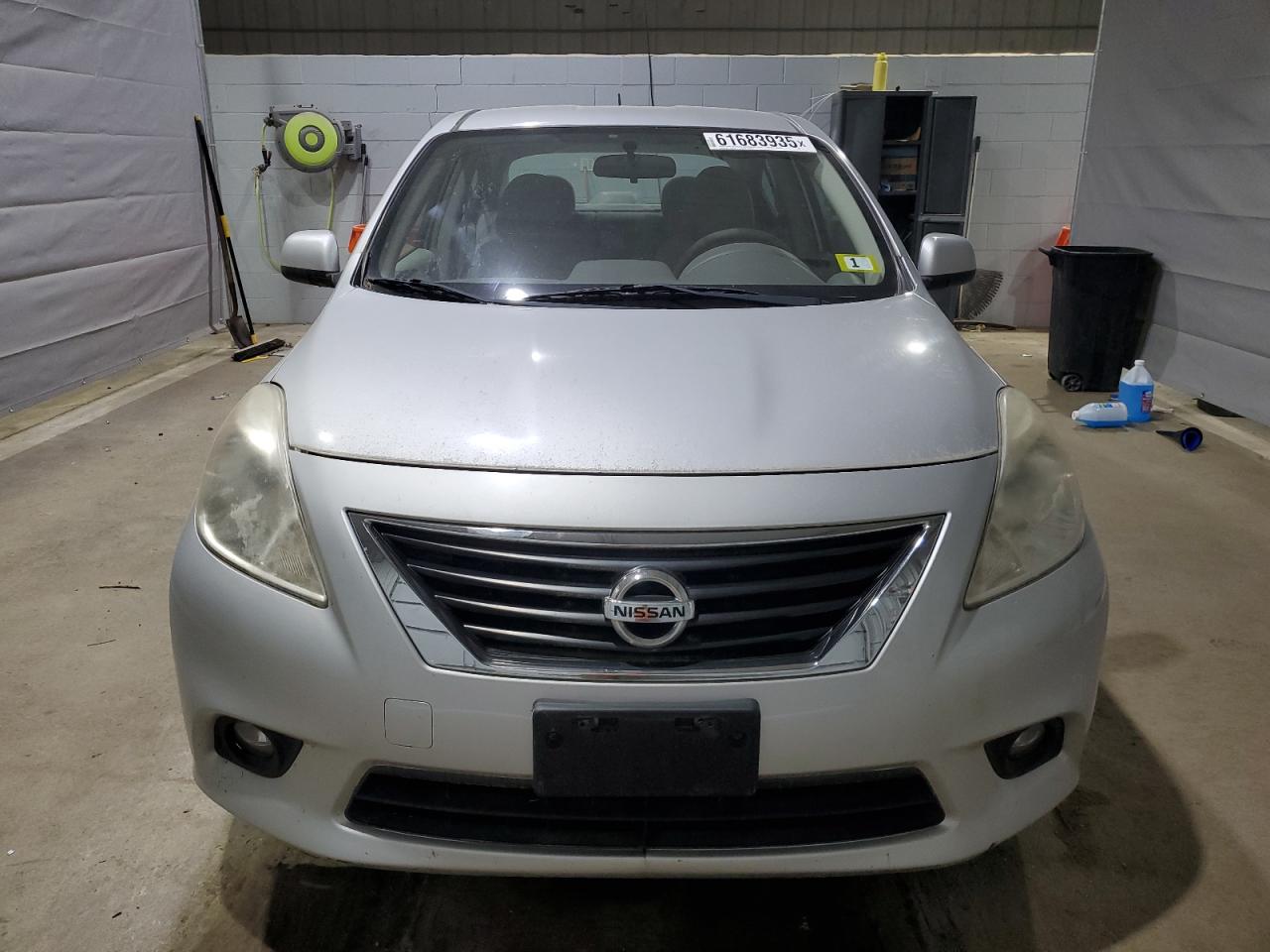 NISSAN VERSA S