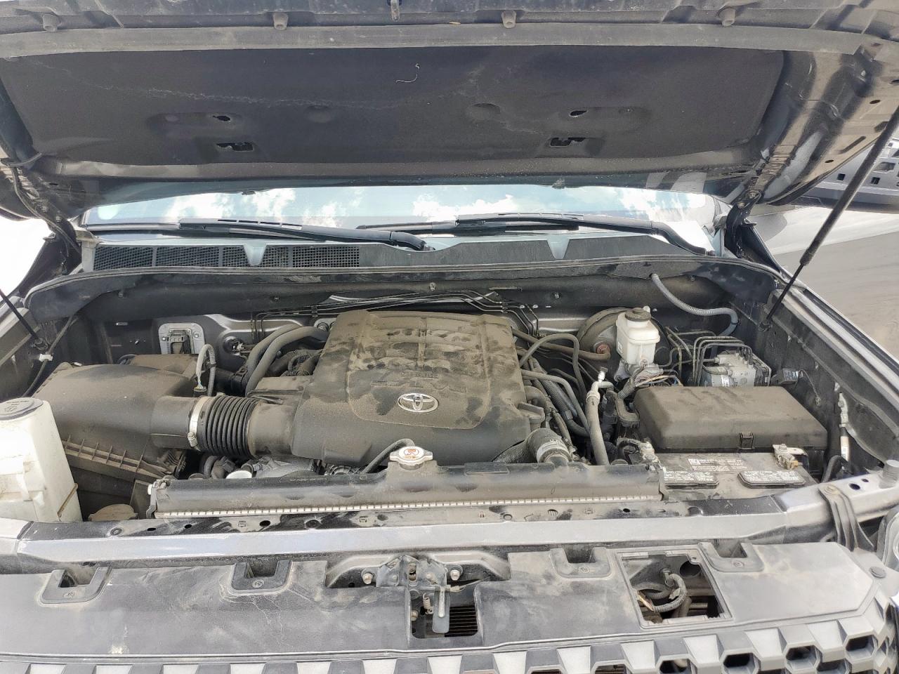 TOYOTA TUNDRA CREWMAX SR5