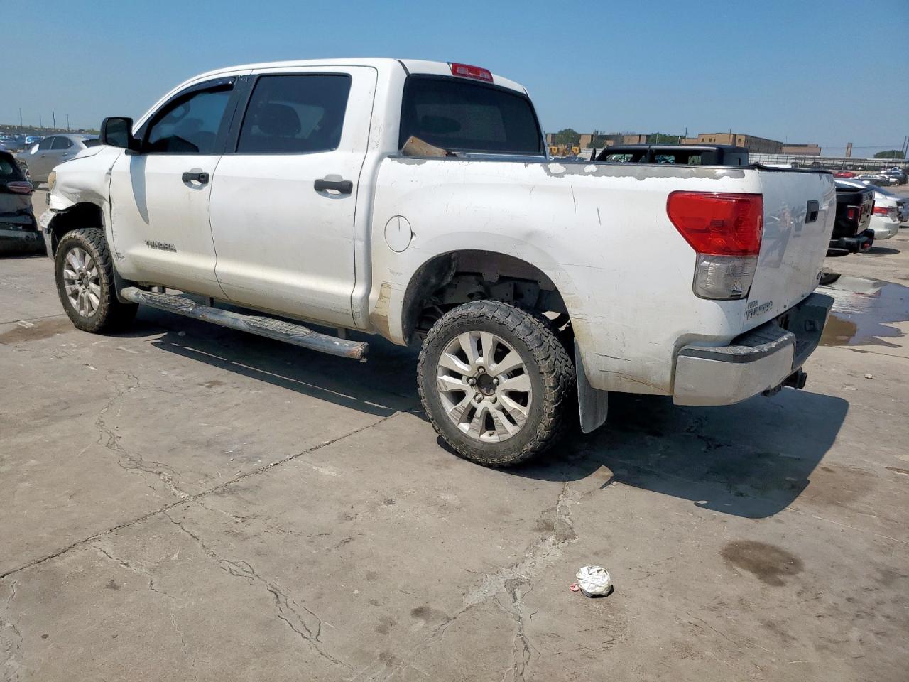 TOYOTA TUNDRA CREWMAX SR5