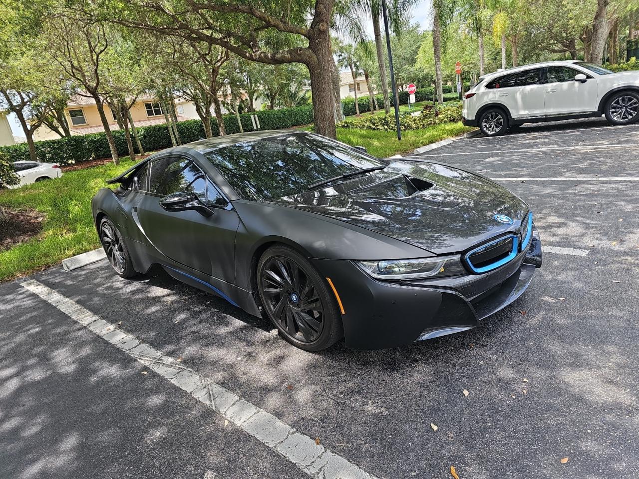 BMW I8