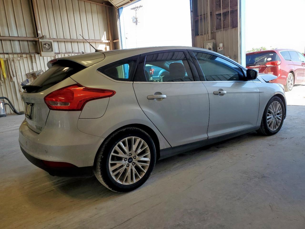 FORD FOCUS TITANIUM