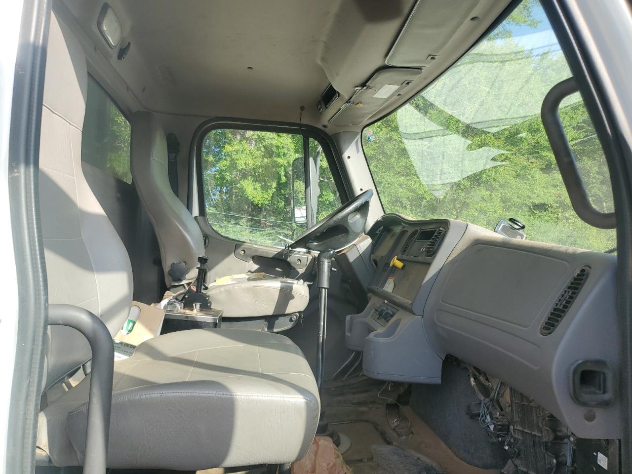 Lot #3217038019 2019 FREIGHTLINER M2 106 MED