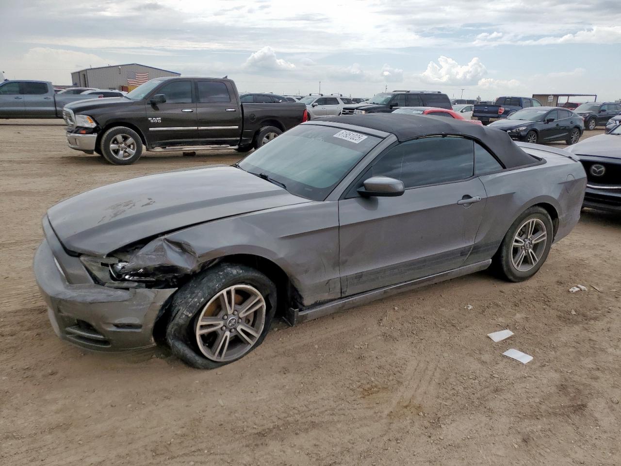 FORD MUSTANG