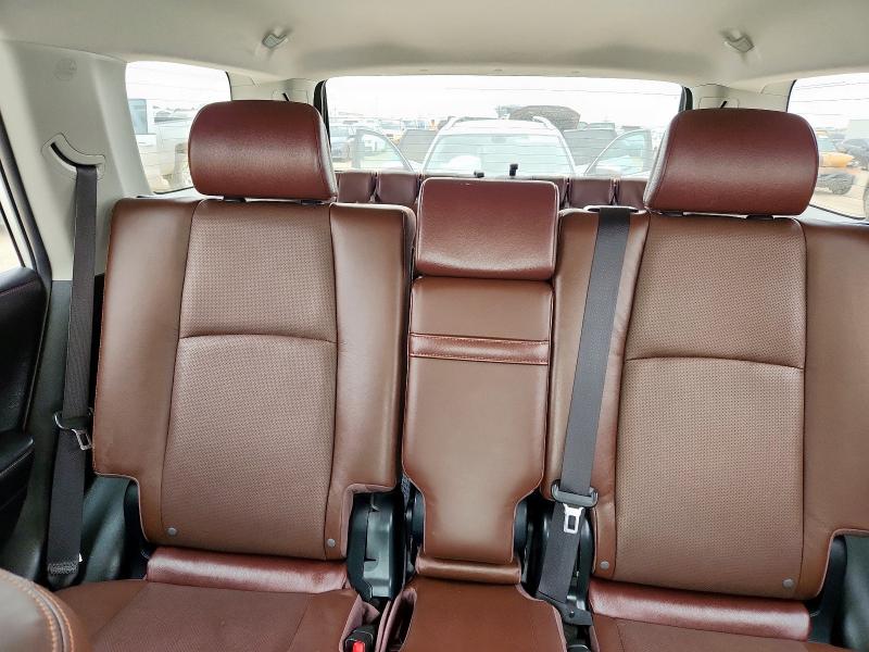 2018 TOYOTA 4RUNNER SR JTEBU5JR9J5556198