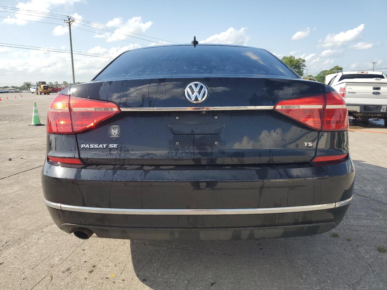 VOLKSWAGEN PASSAT SE