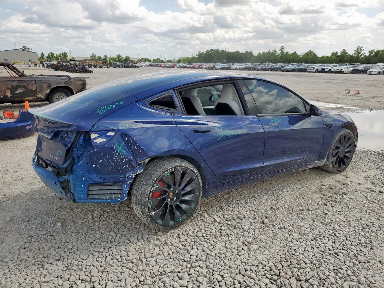 TESLA MODEL 3