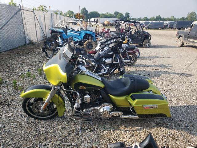 2011 HARLEY-DAVIDSON FLHX 1HD1KB416BB642127