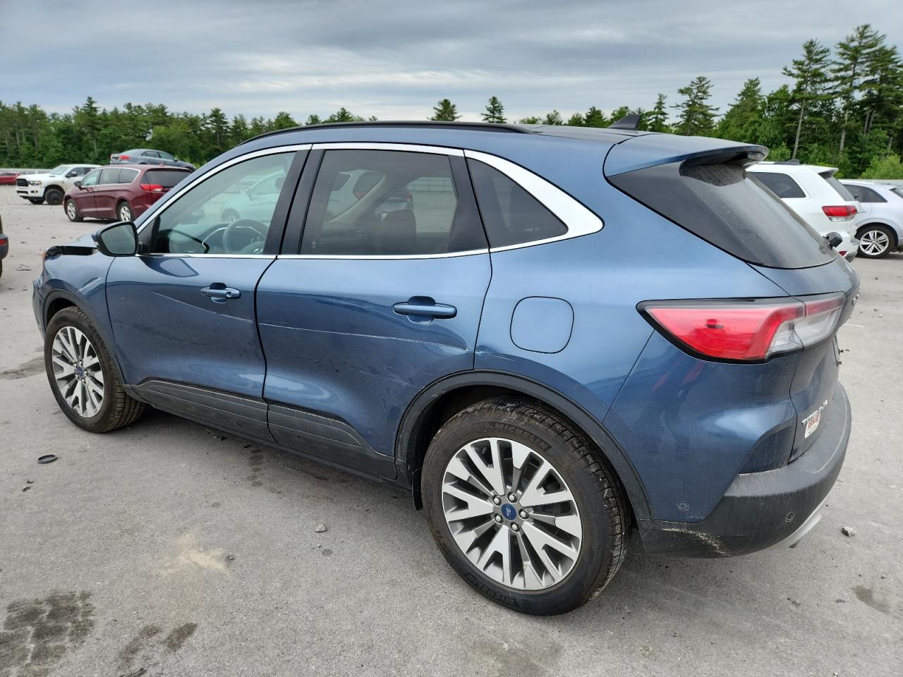 FORD ESCAPE TITANIUM