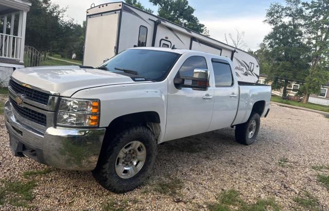 CHEVROLET SILVERADO 2008 white crew pic diesel 1GCHK23638F117735 photo #3