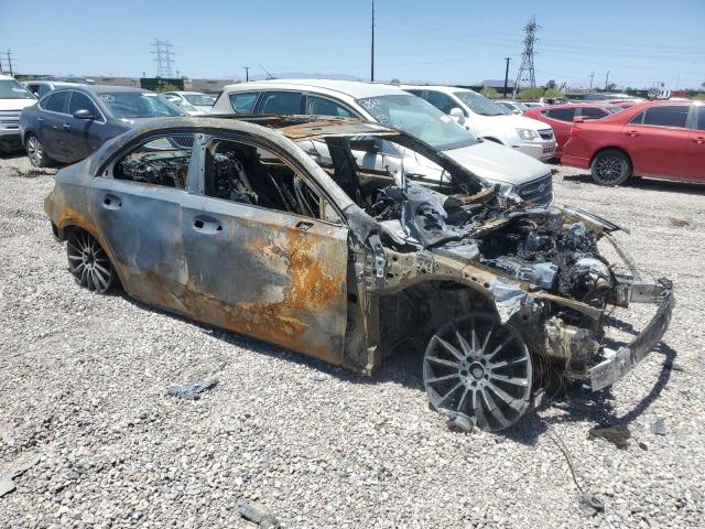Vin: wdd3g4eb6kw015845, lot: 61104825, mercedes-benz a-class 220 20194