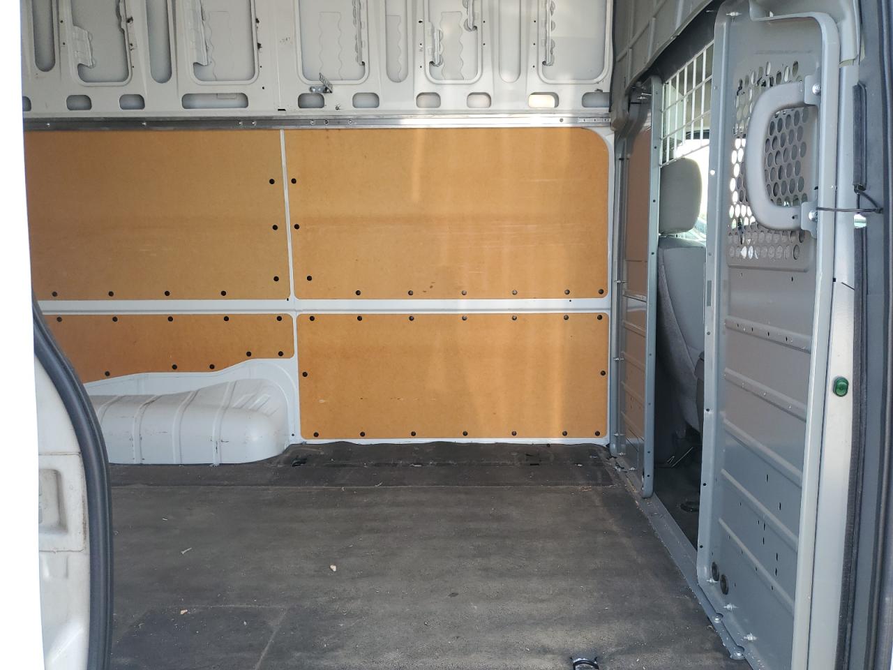 NISSAN NV2500 2500 S